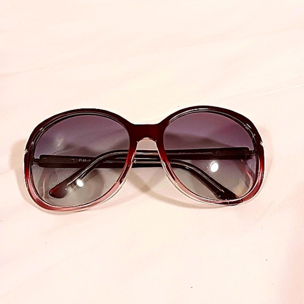 Authentic Prada sunglasses SPR04N ;unique burgundy red ombré color.